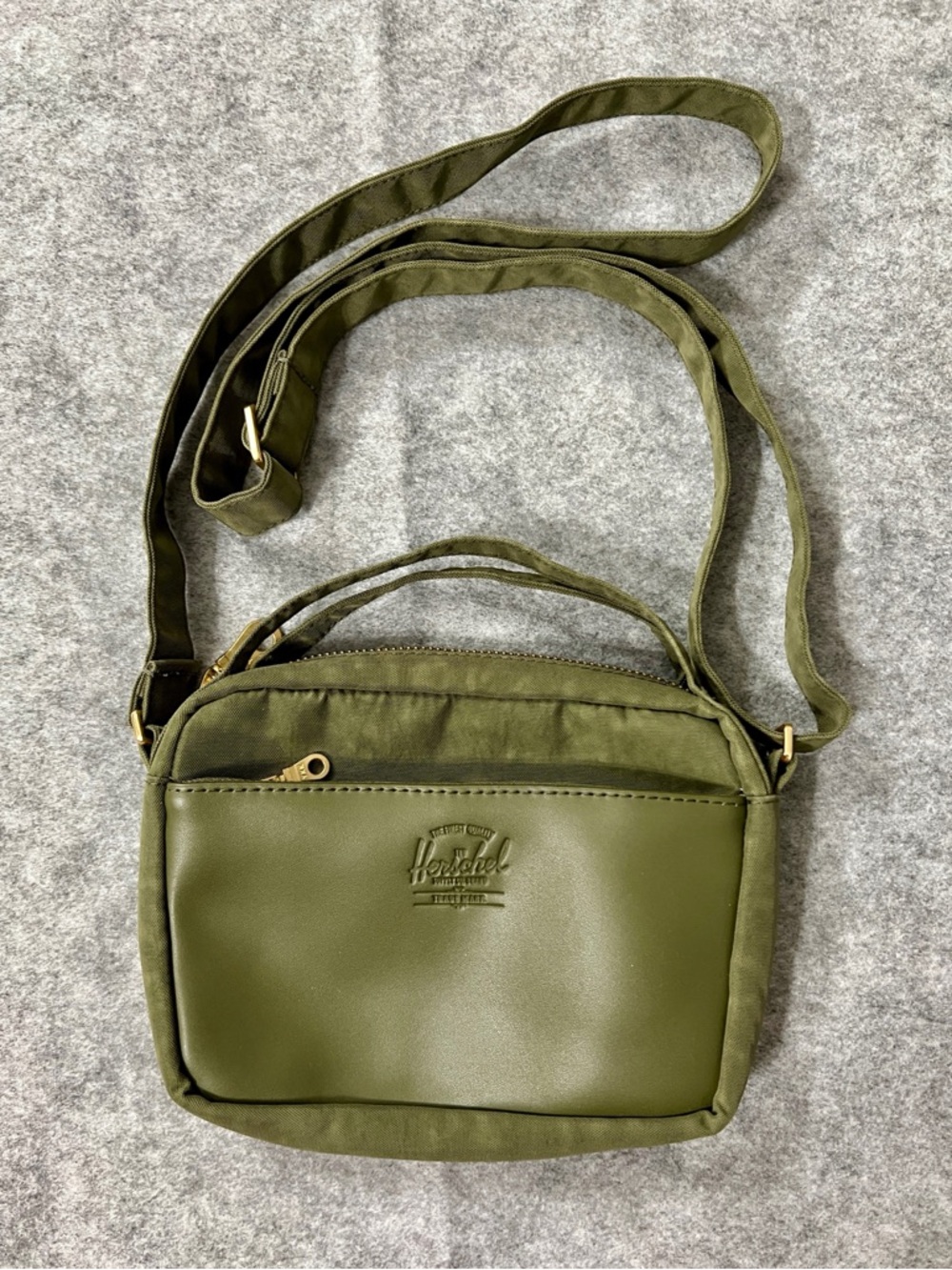 Herschel Supply Co mini Orion green adjustable crossbody bag EUC
